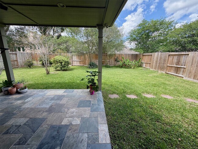 Building Photo - 20914 Medallion Pointe Dr