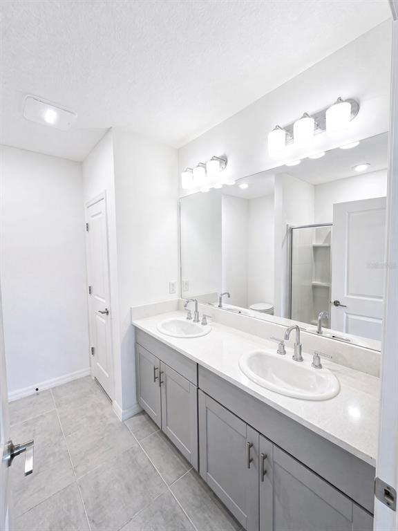 Building Photo - 11207 Fieldstone Dr