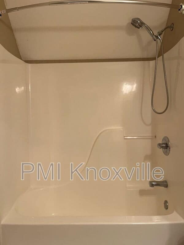 Building Photo - 4601 Ivy Rose Dr