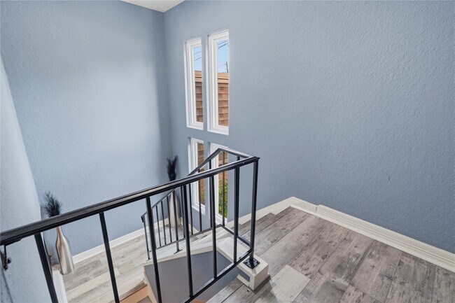 Building Photo - 2938 Camelot Ln