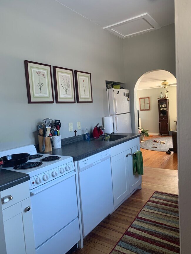 Building Photo - 1 Bed, 1 Bath Home on Silver Lake Available For Rent