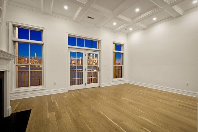 Building Photo - 16 Regency Pl