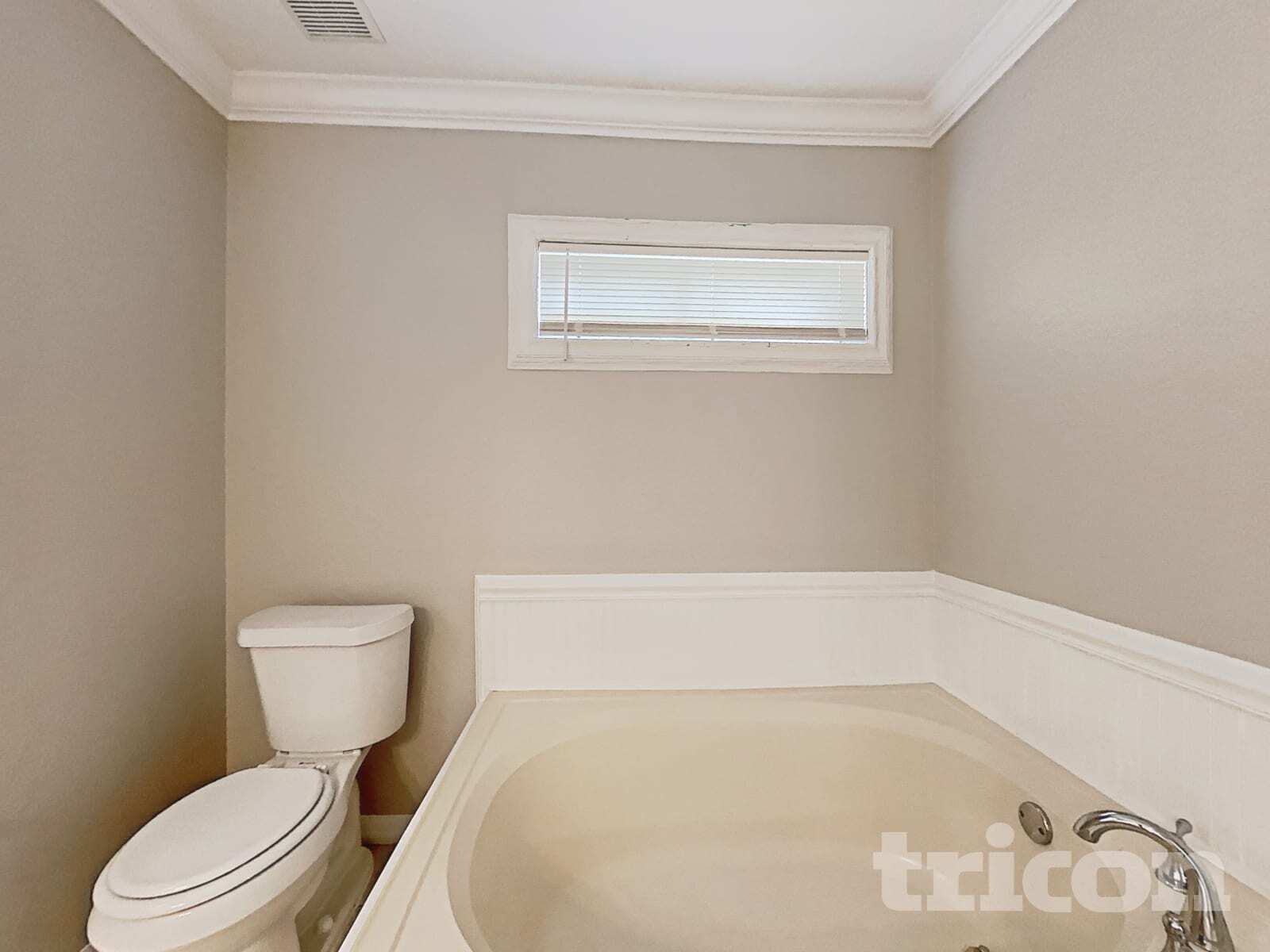 Building Photo - 13210 Maple St