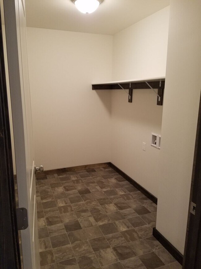 Building Photo - 1502 Butler Creek Ave