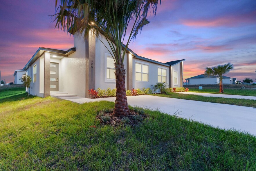 Building Photo - 705 Fraser Ct