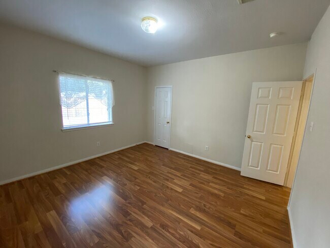 Room 3 - 16534 Wheatfield Dr