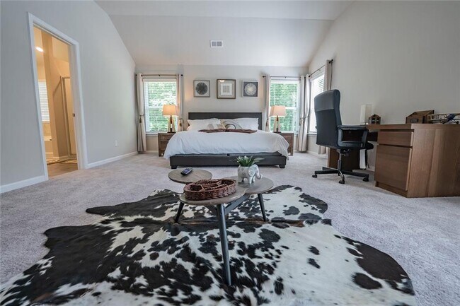 Building Photo - 454 Burgundy Terrace SE