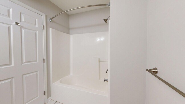 Building Photo - 2790 S Knightsbridge Cir