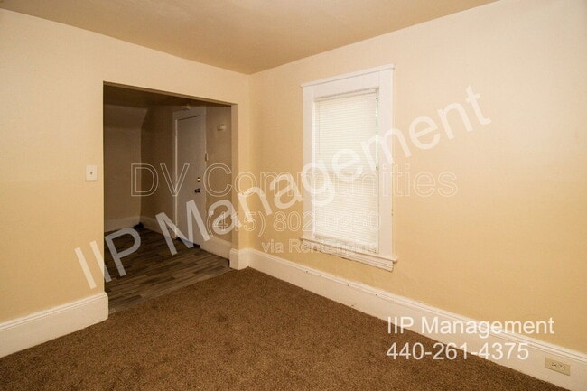 Building Photo - 2142 W 105th St