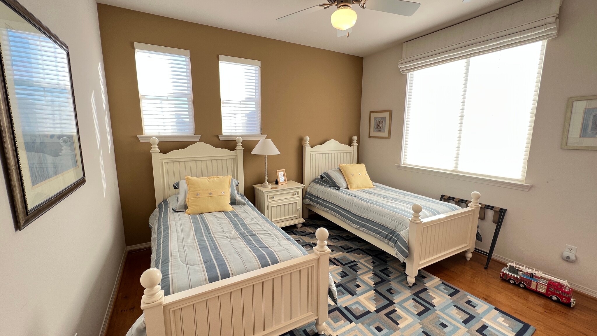 Upstairs Guesr Bedroom 1 - 4353 Waterside Ln