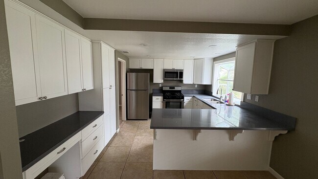 Building Photo - Spacious 4-Bedroom Home Near Centennial High School in Corona