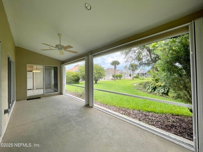 Building Photo - 704 Captains Dr
