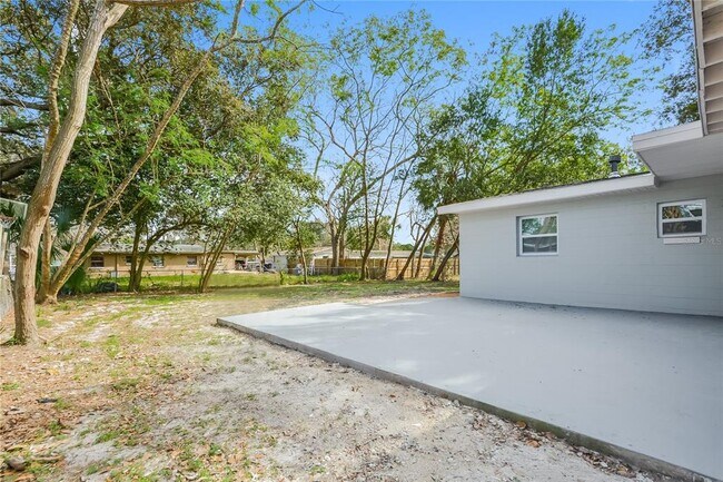 Building Photo - 1070 Emerald Dr