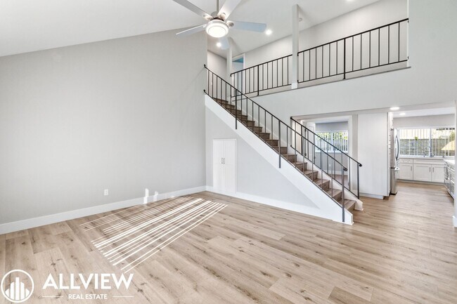 Building Photo - Welcome to this stunning 5-bedroom, 4-bathroom home located in the desirable Huntington Beach nei...