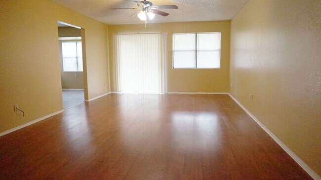 Building Photo - 2806 Derby Dr