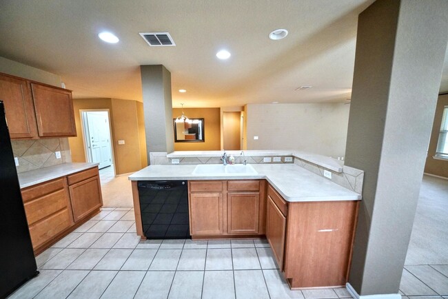 Building Photo - Charming 3-Bedroom Home in Schertz - Great...