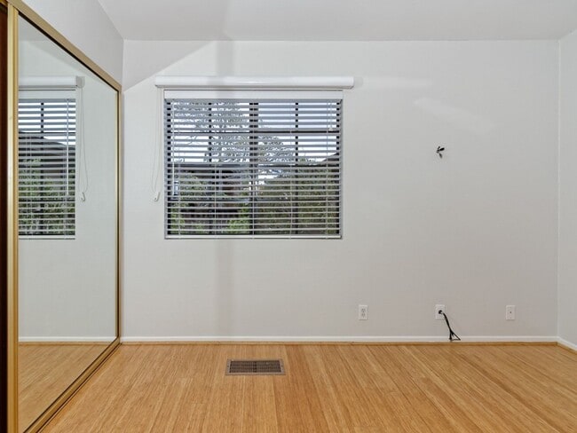 Building Photo - Water, Sewer, Trash Included! Fireplace, Washer, Dryer, 2 Assigned Parking, Garage, Open Floor Pl...