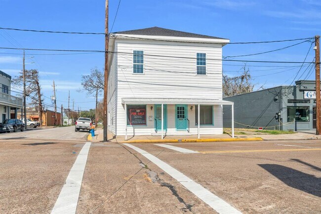 Building Photo - 401 E Main St