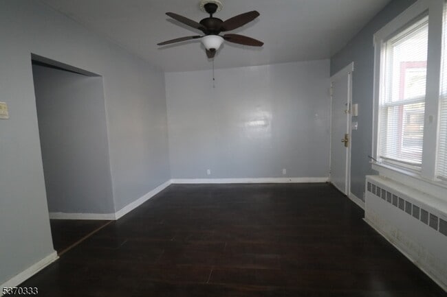 Building Photo - 176 Shephard Ave