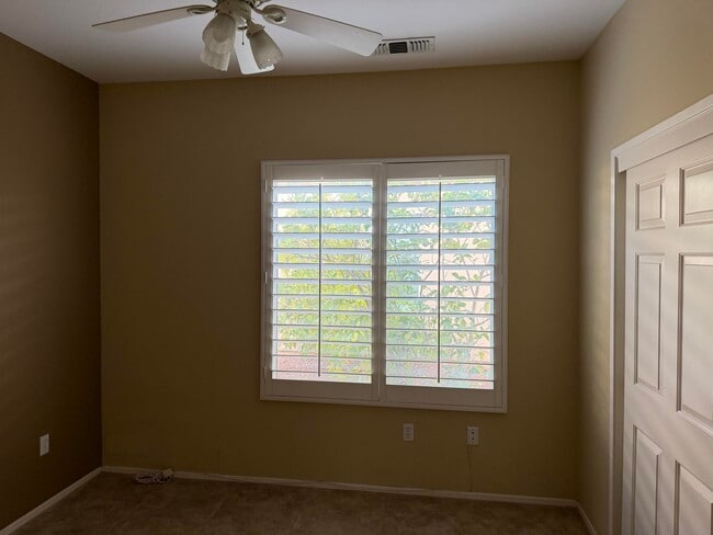 Building Photo - 78464 Glastonbury Way