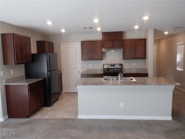 Building Photo - 2990 Saltillo Ln