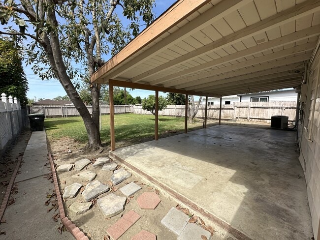 Building Photo - 13082 14th St