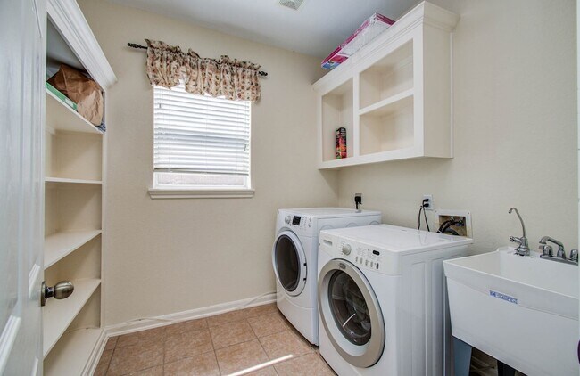 Building Photo - 11704 Shoal Landing St