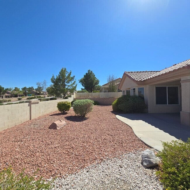 Building Photo - 10713 Paradise Point Dr