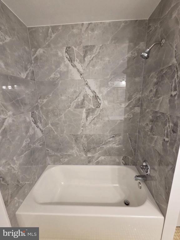 Building Photo - 813 Red Lion Rd