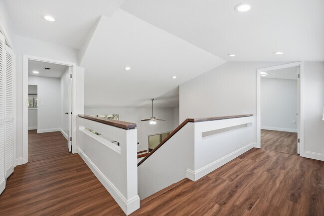 Building Photo - 114 Gleneagles Dr