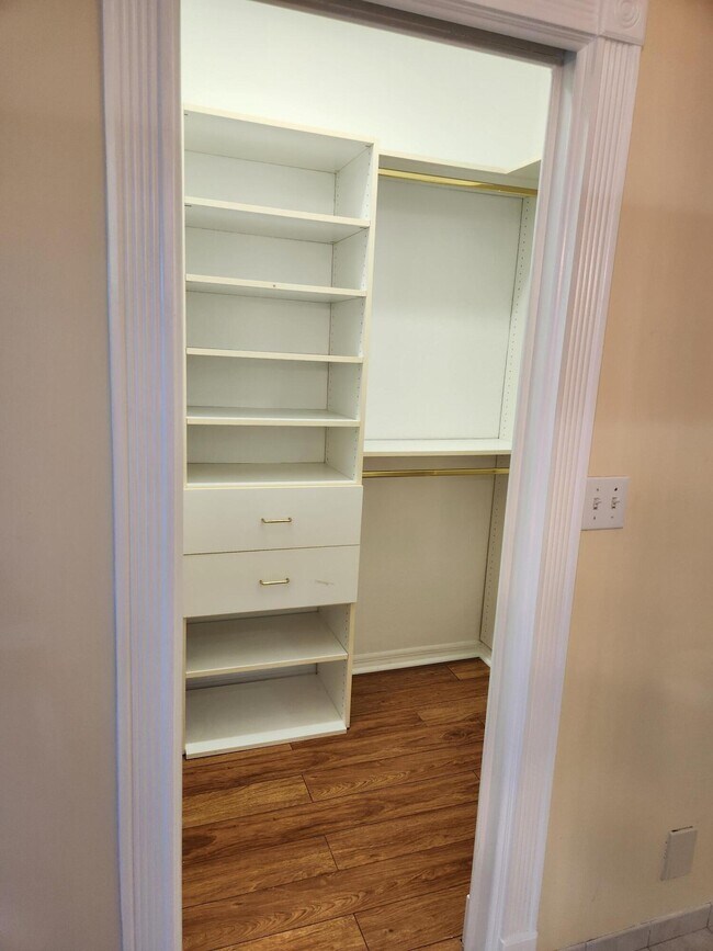 Building Photo - 17885 Fieldbrook Cir E