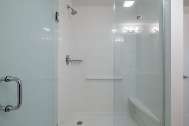 Building Photo - 2BR/2BA Old Port Condo Onsite Parking Available, Fitness Room and Elevator