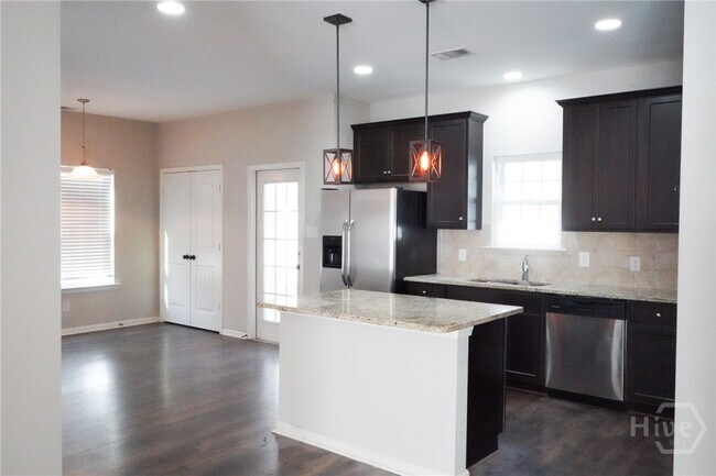 Building Photo - 103 Spoonbill Cir