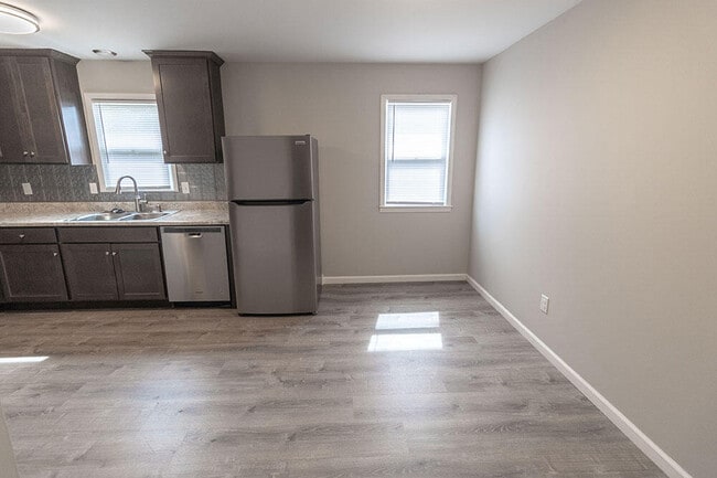 Building Photo - 6108 E St Charles Rd