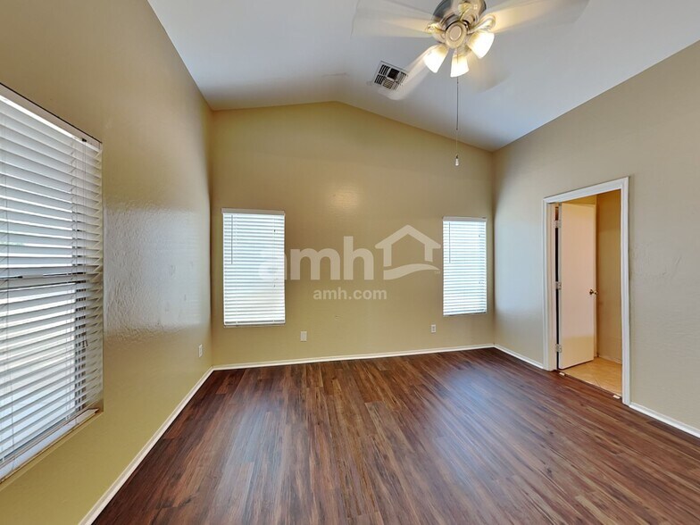 Building Photo - 17180 W Port Royale Ln