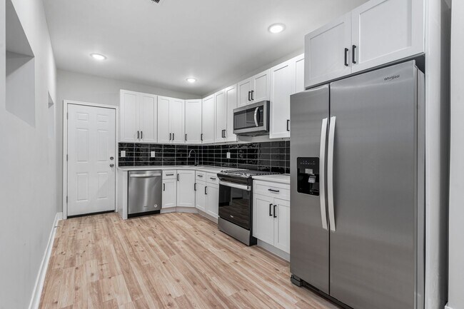Building Photo - Beautifully Renovated 3 Bed/3.5 Bath Home in the Heart of Lawrenceville -  Available July!