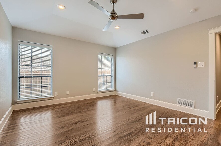Building Photo - 207 Tanglewood Dr