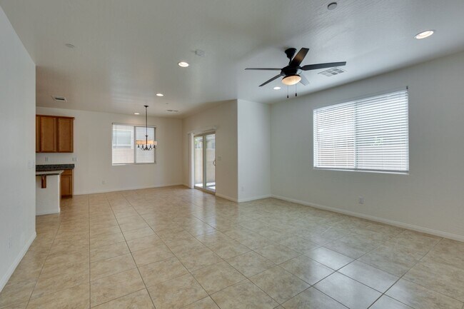 Building Photo - Gorgeous one story 4 bedroom 2 Bathroom Ho...
