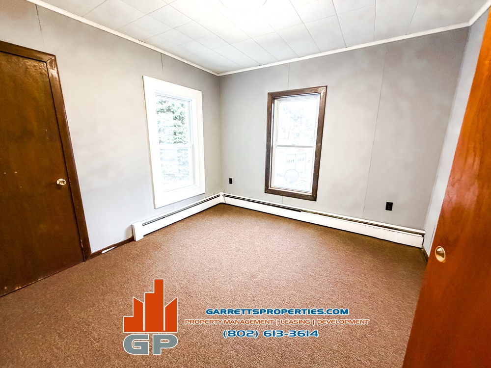 Building Photo - 36 Circle St