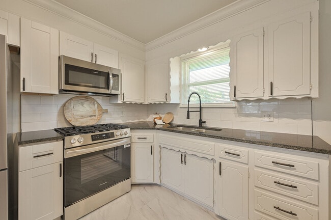 Building Photo - 505 N Norman Ave