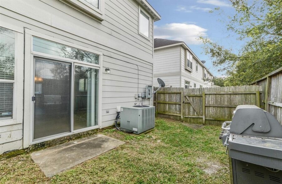 Backyard - 8126 Montague Manor Ln