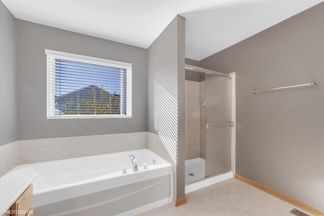 Building Photo - 24525 Champion Dr