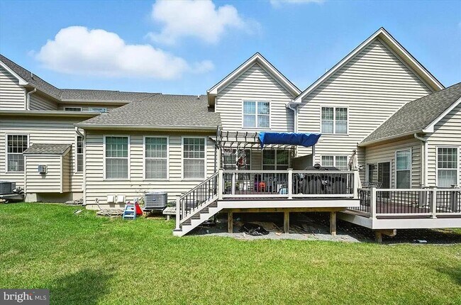 Building Photo - 3023 Rainer Rd