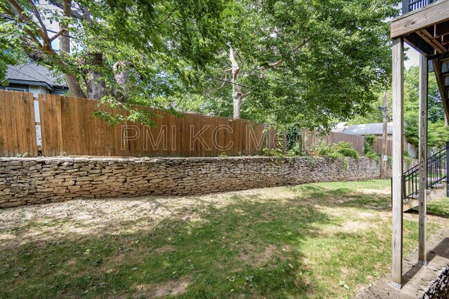 Building Photo - 4618 Holly St