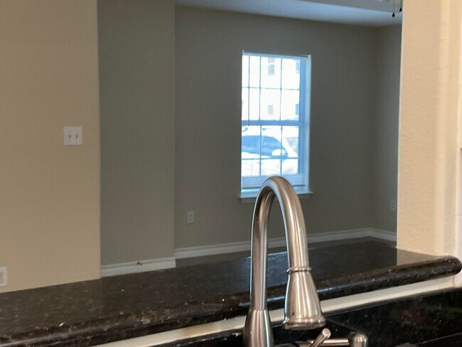 Building Photo - 1014 Ranchway Dr