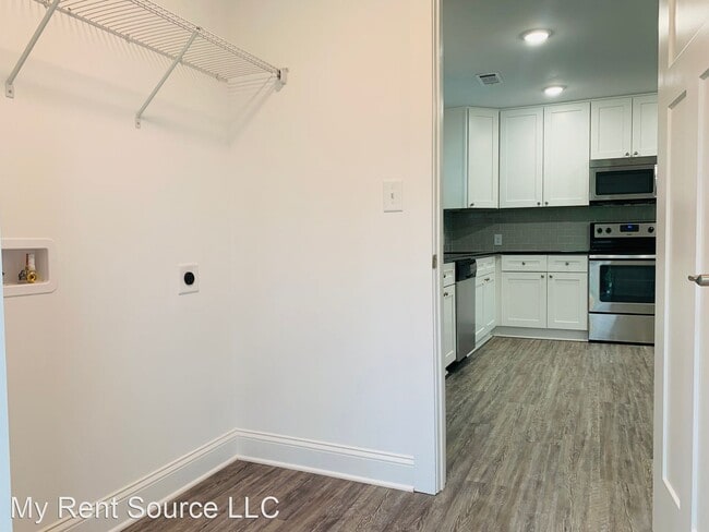 Building Photo - 2 br, 2 bath House - 105 Oak St