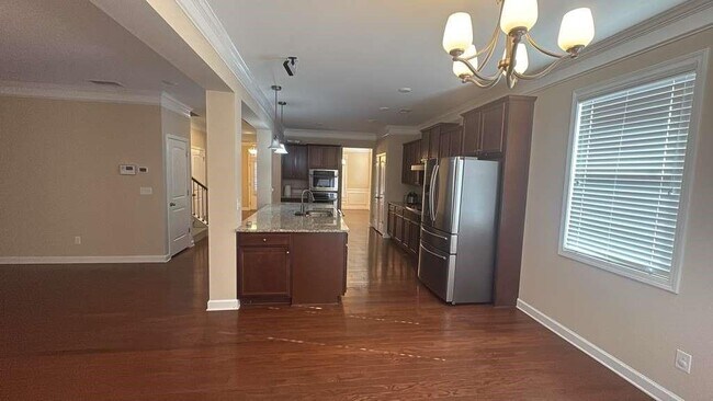 Building Photo - 4430 Sanderling St