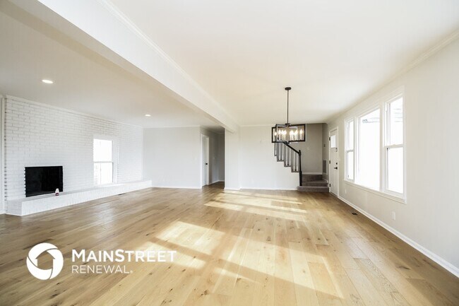 Building Photo - 405 Dahlia Dr