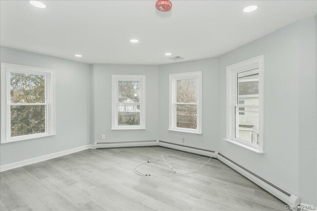 Building Photo - 75 Anstice St