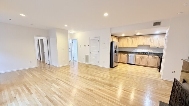 Building Photo - 77 Jefferson St